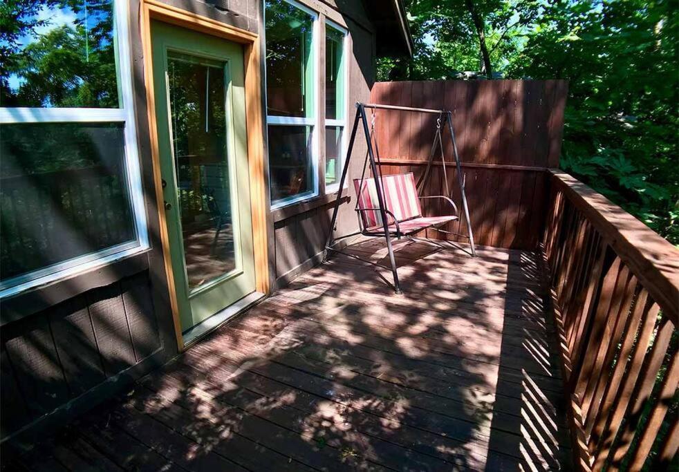 Chateau Treehouse #11 @ Oak Crest Cottages And Treehouses Юрика Спрингс Экстерьер фото